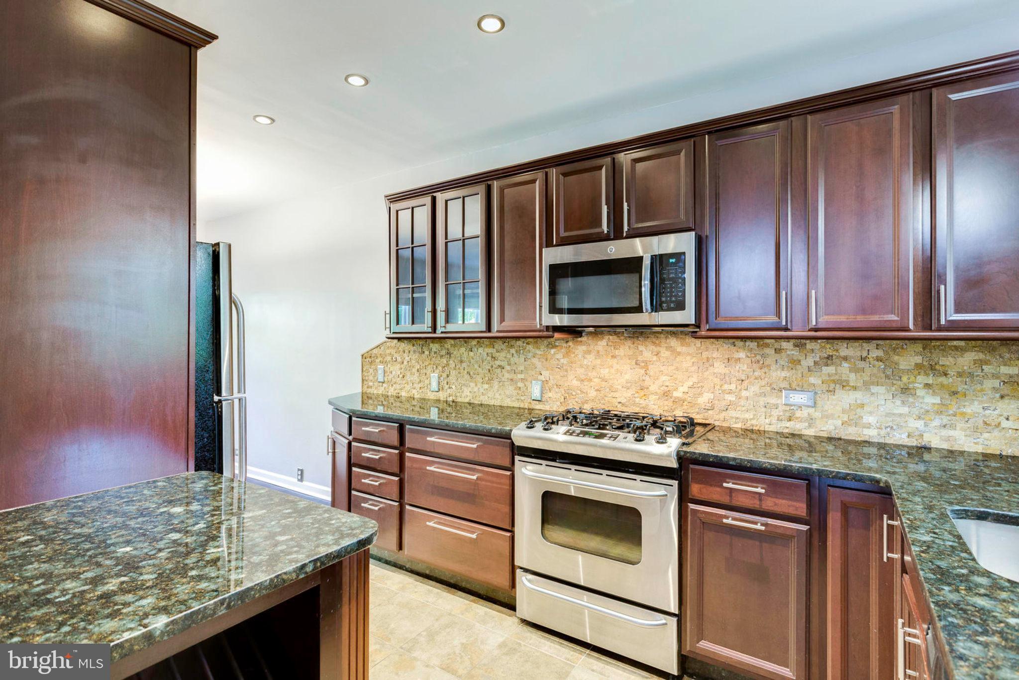 3636 Gunston Road Alexandria, VA 22302 - Photo 8 of 37