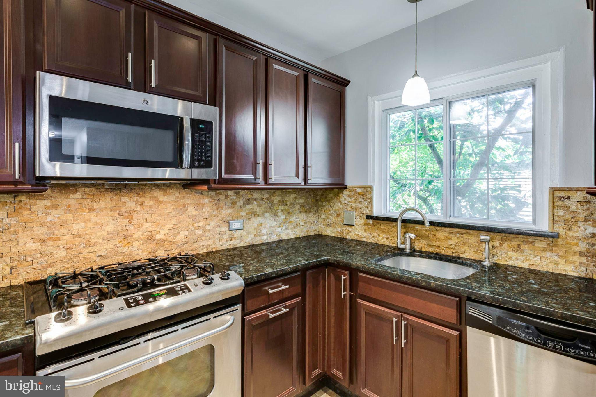 3636 Gunston Road Alexandria, VA 22302 - Photo 9 of 37