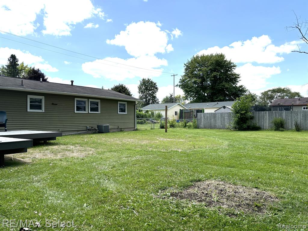 2470 North Long Lake Road Fenton, MI 48430 - Photo 20 of 21