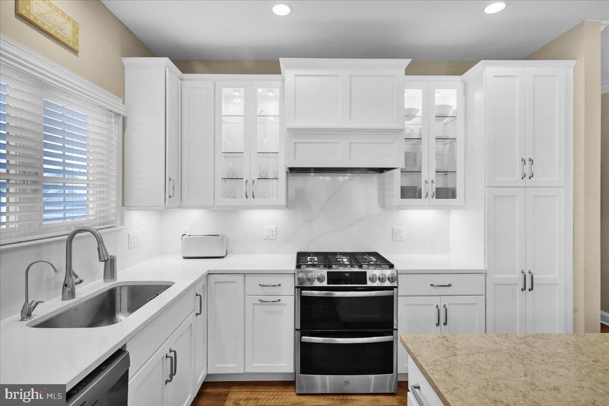 459 Valor Drive Lititz, PA 17543 - Photo 14 of 53 Cabinet & under counter lighting