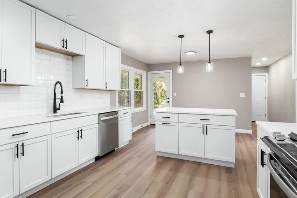 $325,000 | 3618 Belvoir Drive, Rockford, IL 61107