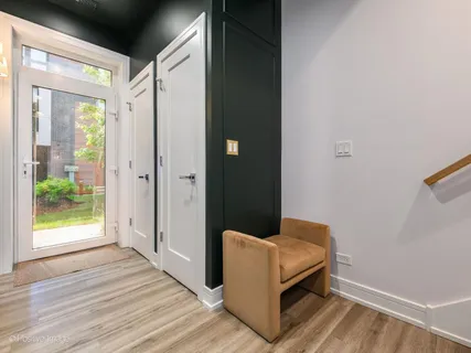 $1,050,000 | 525 North Bishop Street, Unit 5, Chicago, IL 60642