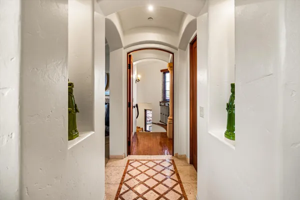 $3,895,000 | 905 Laguna Street, Santa Barbara, CA 93101