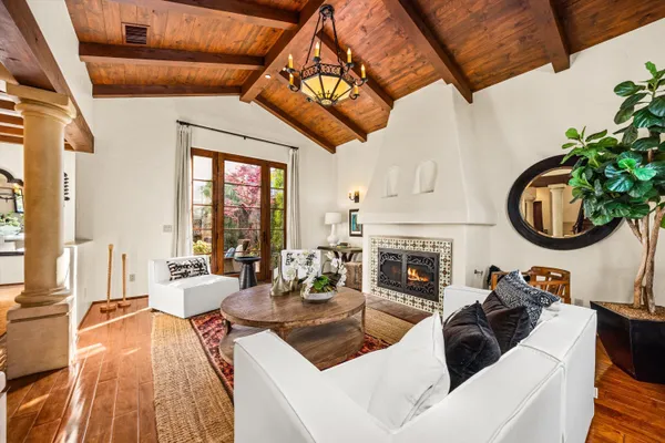 $3,895,000 | 905 Laguna Street, Santa Barbara, CA 93101