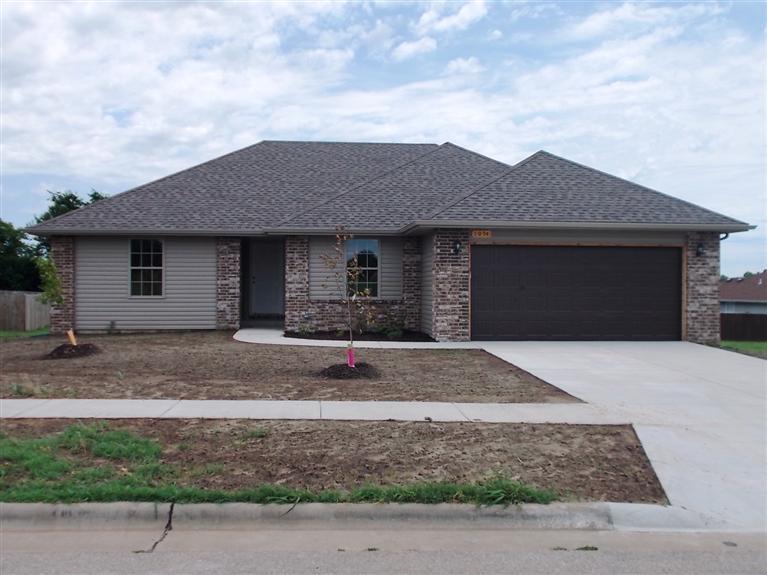 1054 South Tanner Avenue Springfield, MO 65802 - Photo 1 of 1 Primary Photo