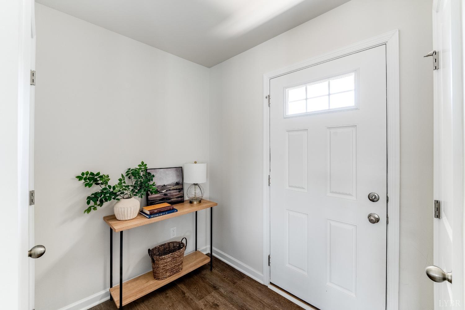 208 Thicket Drive Lynchburg, VA 24501 - Photo 4 of 34