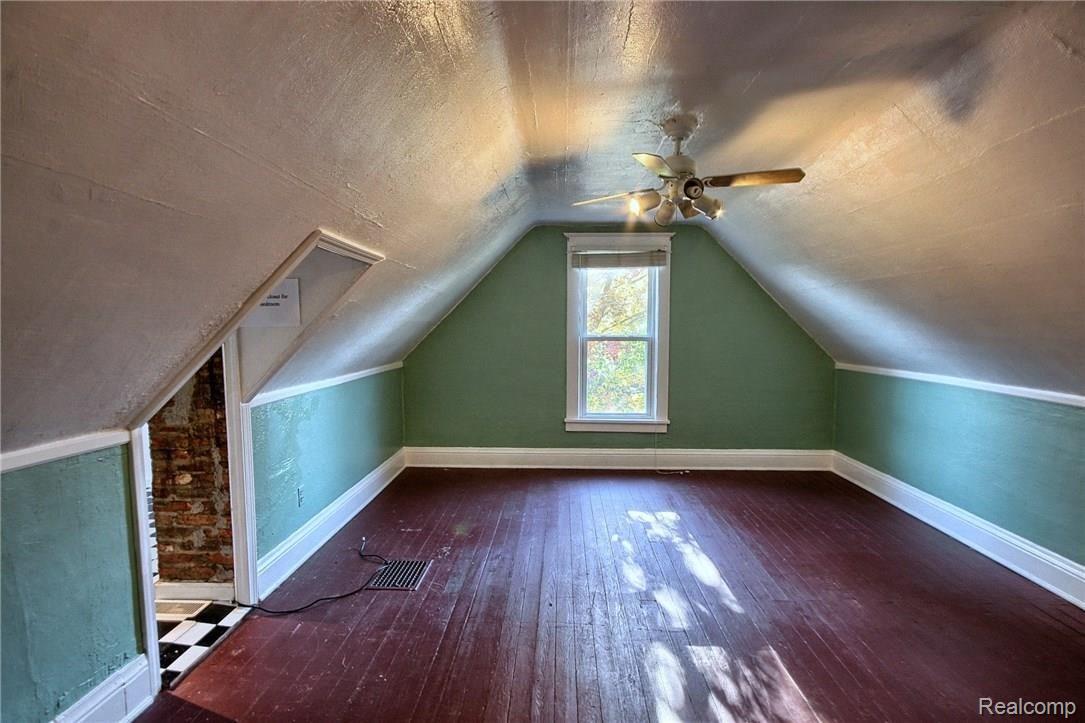 27951 Waltz Road New Boston, MI 48164 - Photo 17 of 23 2nd_Bedroom.jpg