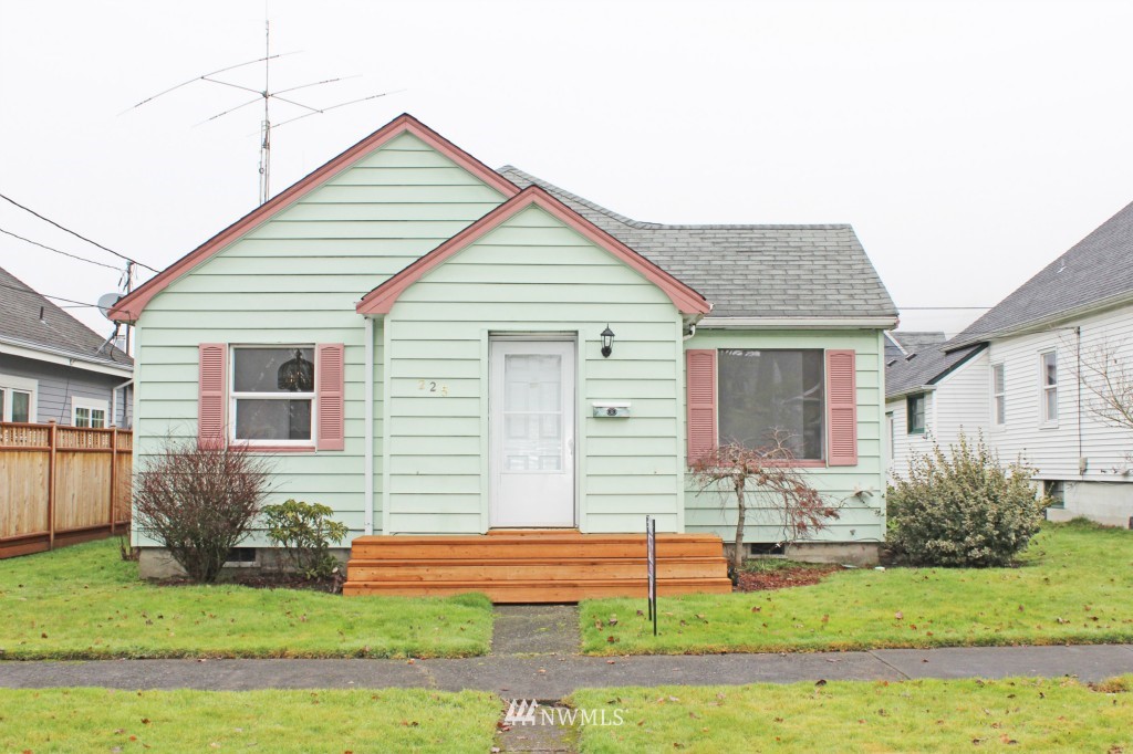 225 Southwest Lewis Street Chehalis, WA 98532 - Photo 1 of 15 Gallery Image 1
