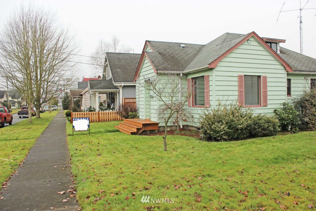 225 Southwest Lewis Street Chehalis, WA 98532 - Photo 2 of 15 Gallery Image 2