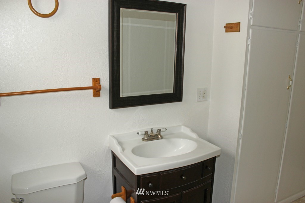 225 Southwest Lewis Street Chehalis, WA 98532 - Photo 7 of 15 Gallery Image 7