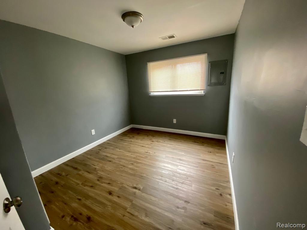 9145 Decatur Street Detroit, MI 48228 - Photo 12 of 21