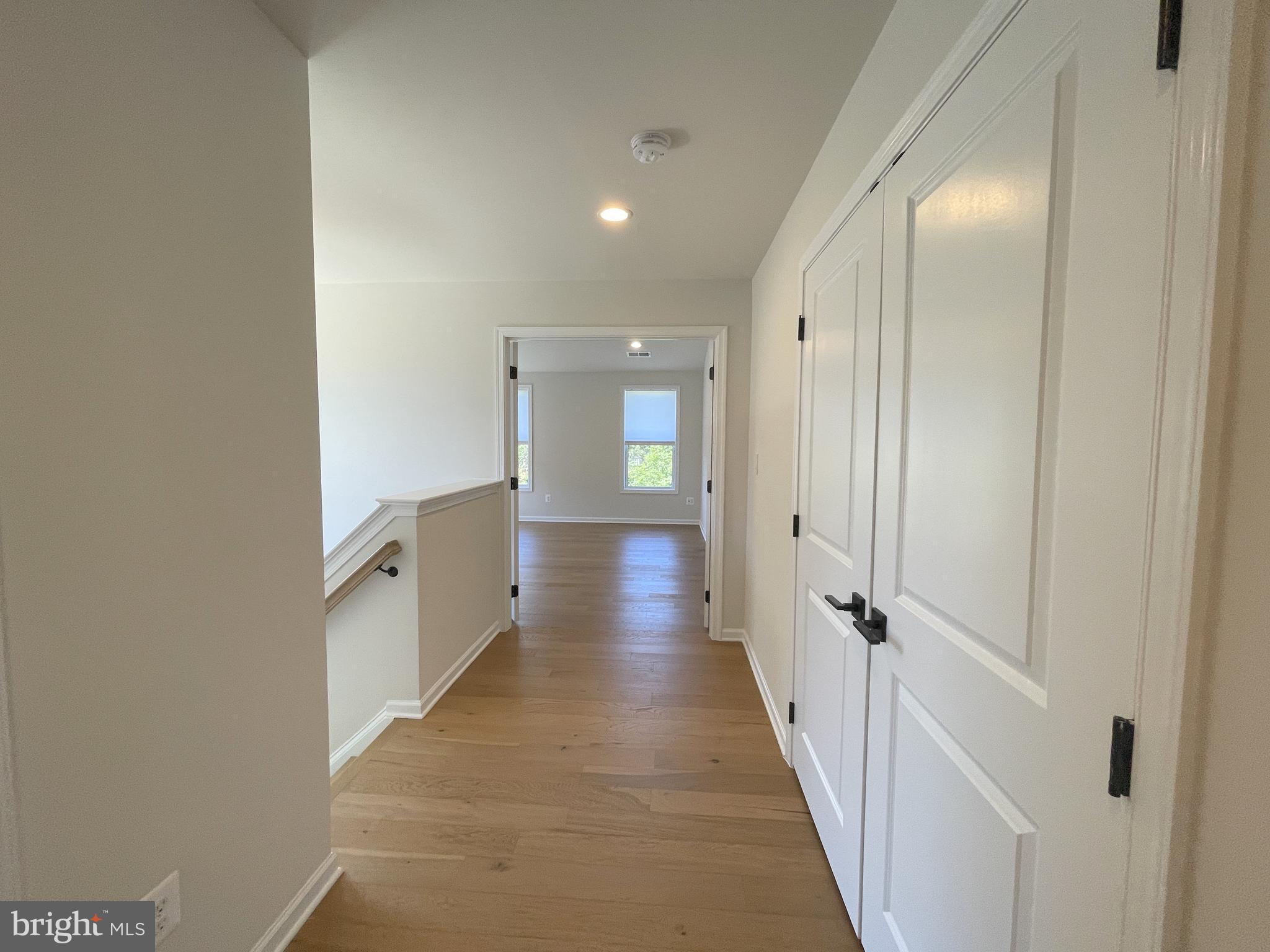 22507 Windsor Locks Square Ashburn, VA 20148 - Photo 18 of 49 22507 Windsor Locks Sq Upper Level Hall