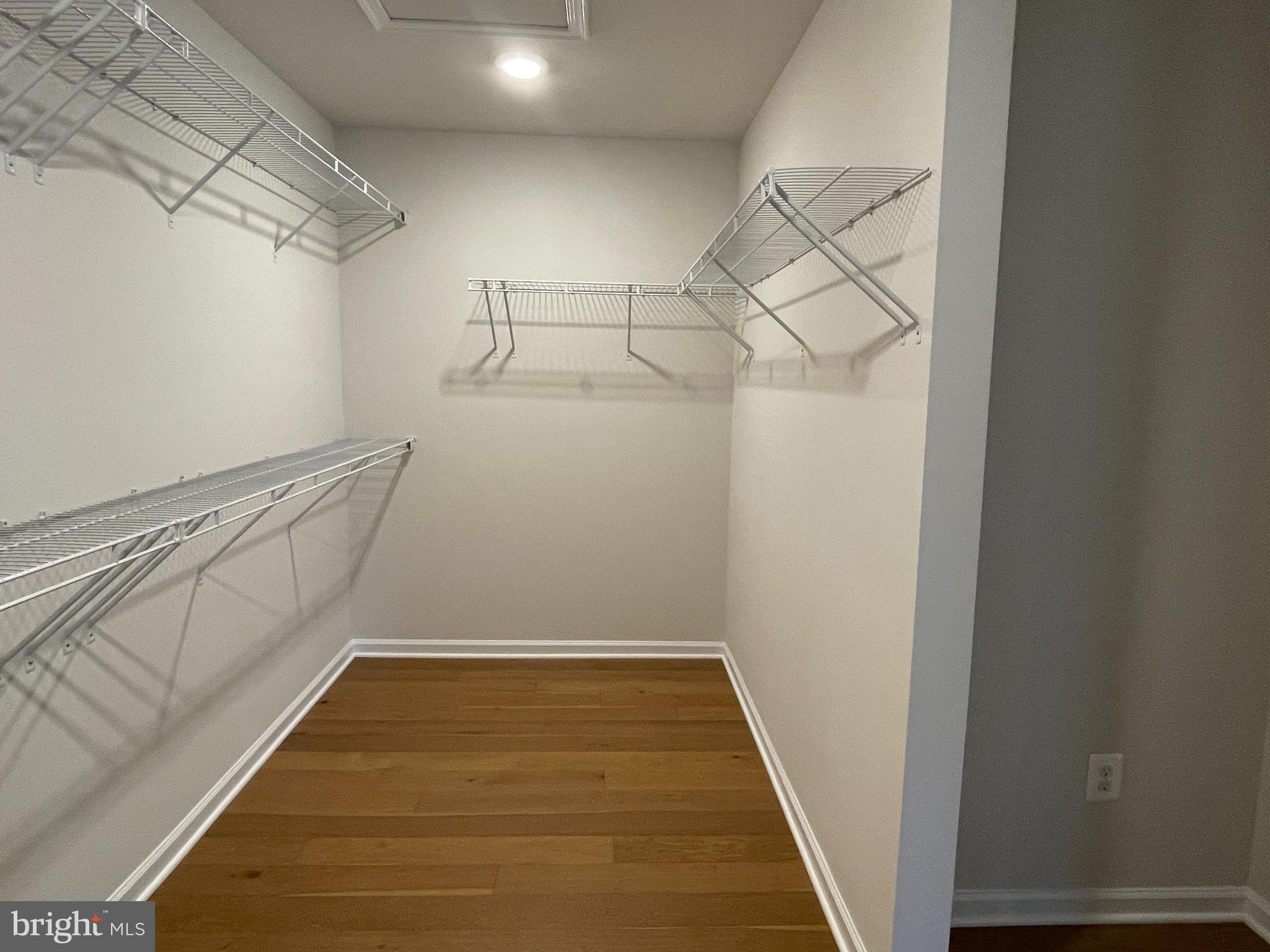 22507 Windsor Locks Square Ashburn, VA 20148 - Photo 22 of 49 22507 Windsor Locks Sq Master Closet