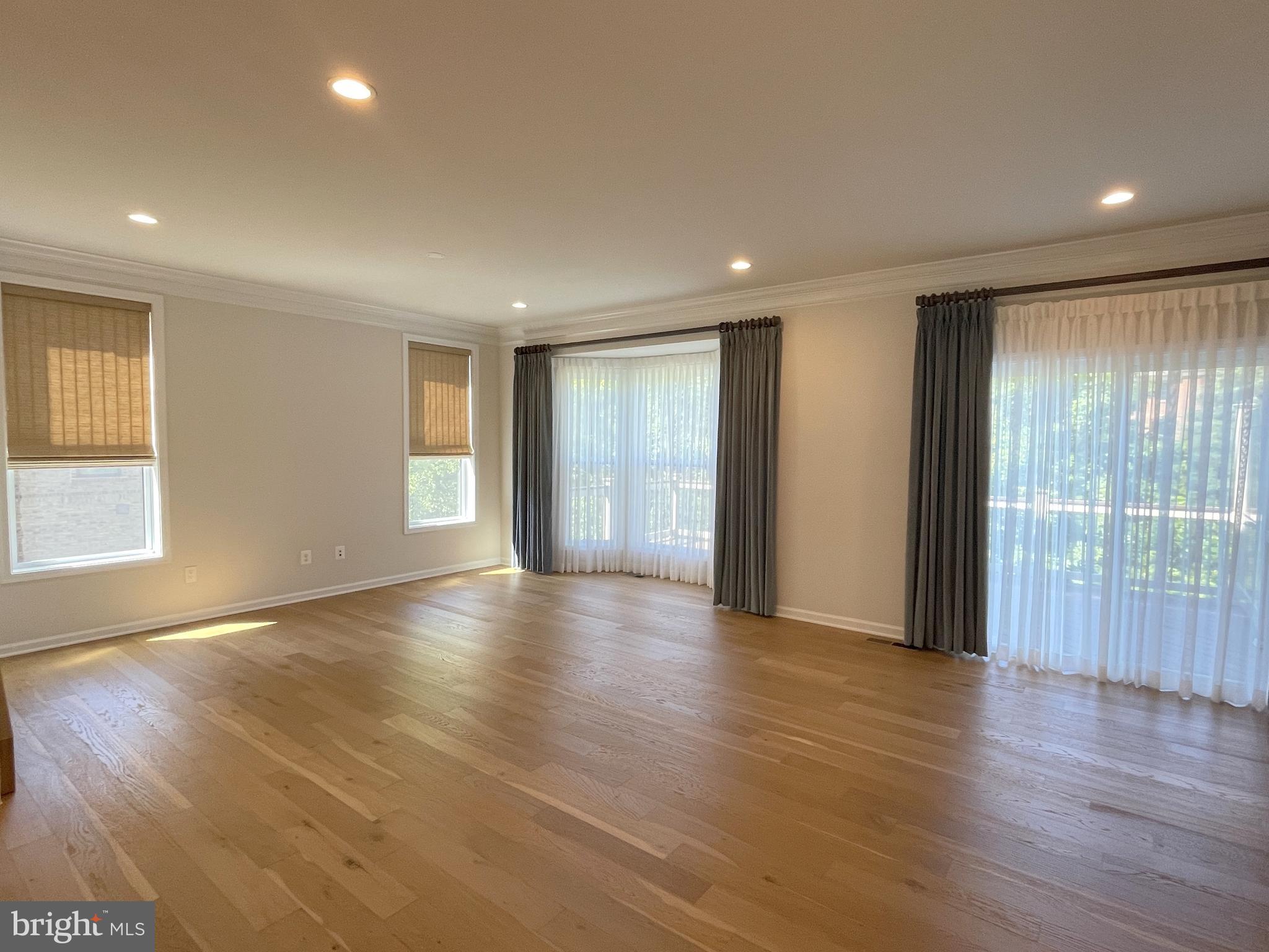22507 Windsor Locks Square Ashburn, VA 20148 - Photo 5 of 49 22507 Windsor Locks Sq Living Room