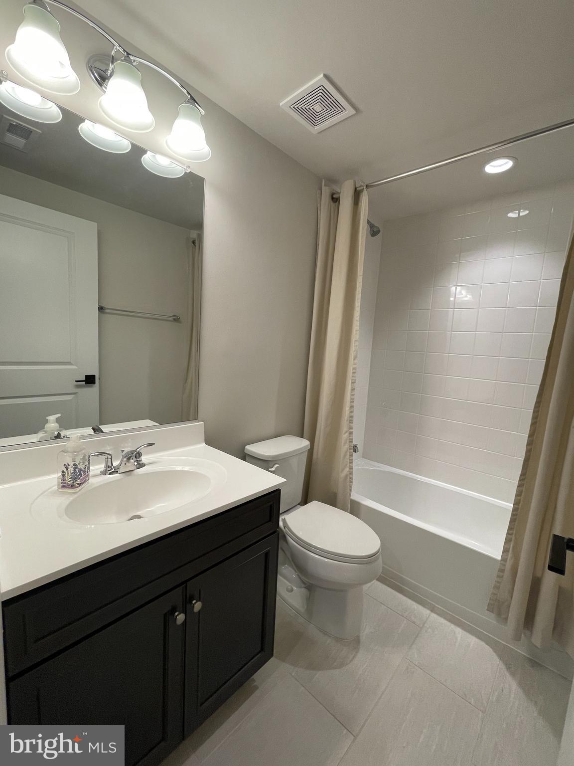22507 Windsor Locks Square Ashburn, VA 20148 - Photo 41 of 49 22507 Windsor Locks Sq Lower Level Full Bath