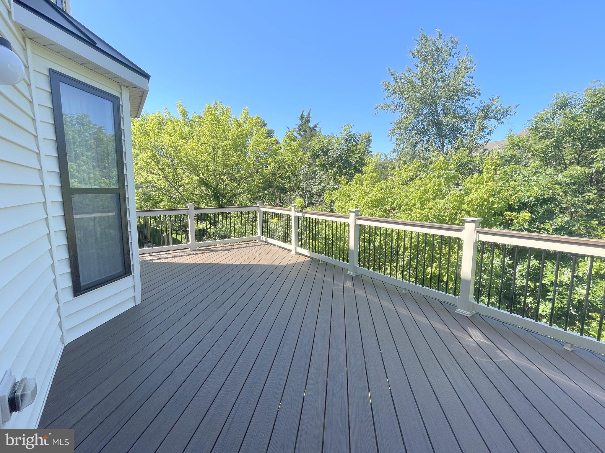 22507 Windsor Locks Square Ashburn, VA 20148 - Photo 43 of 49 22507 Windsor Locks Sq Deck