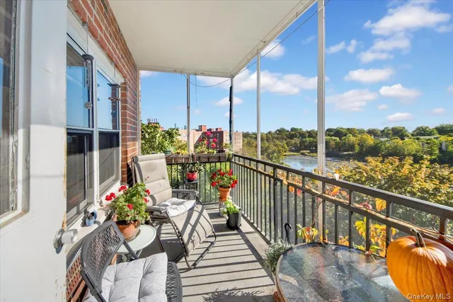 $375,000 | 266 Pelham Road, Unit 5H, New Rochelle, NY 10805