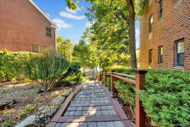 $375,000 | 266 Pelham Road, Unit 5H, New Rochelle, NY 10805