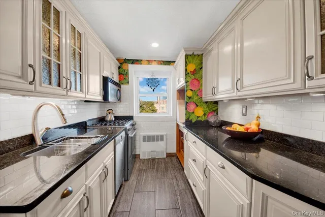 $375,000 | 266 Pelham Road, Unit 5H, New Rochelle, NY 10805