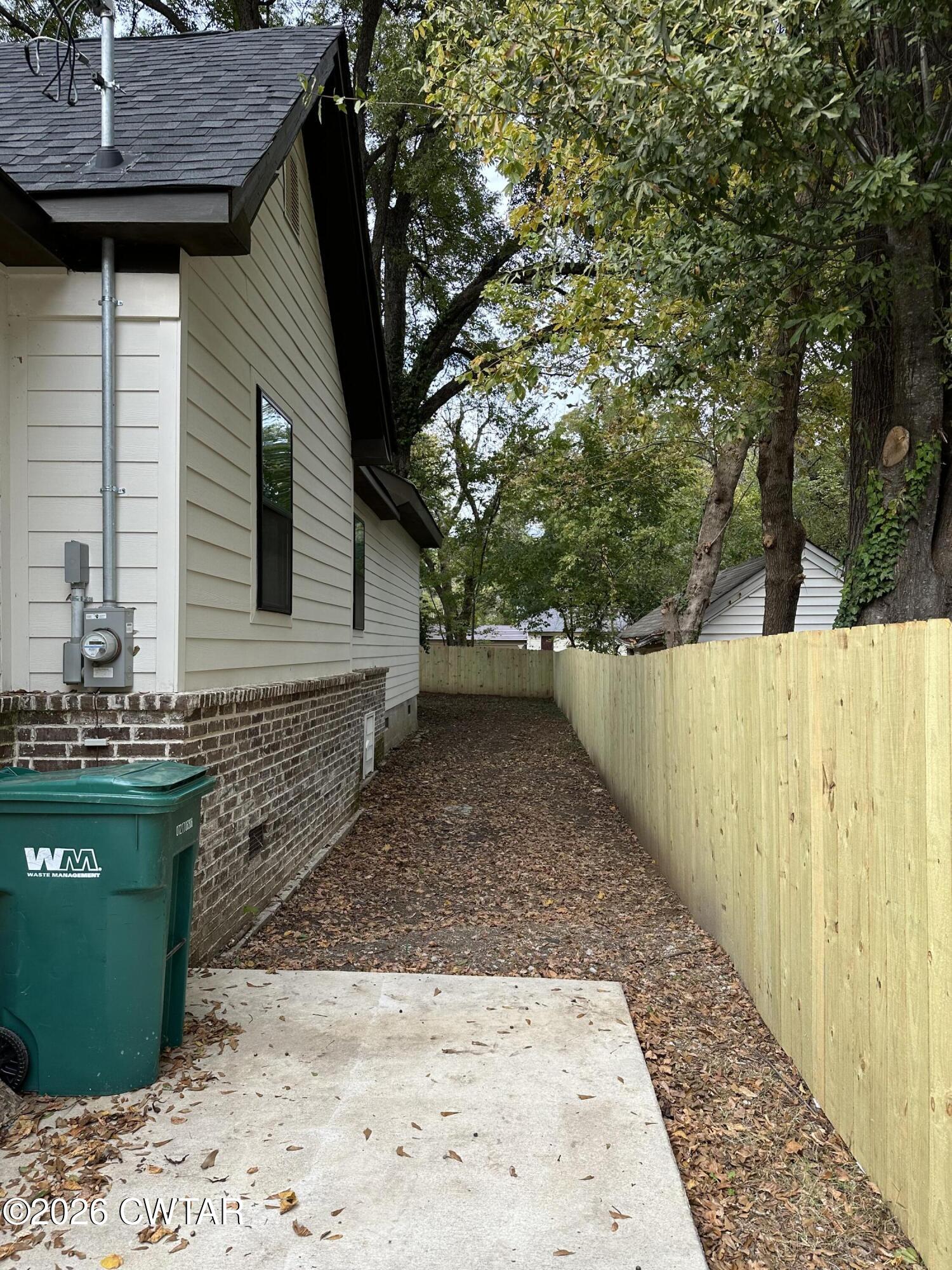 237 Talbot Street Jackson, TN 38301 - Photo 3 of 38 a view of a backyard