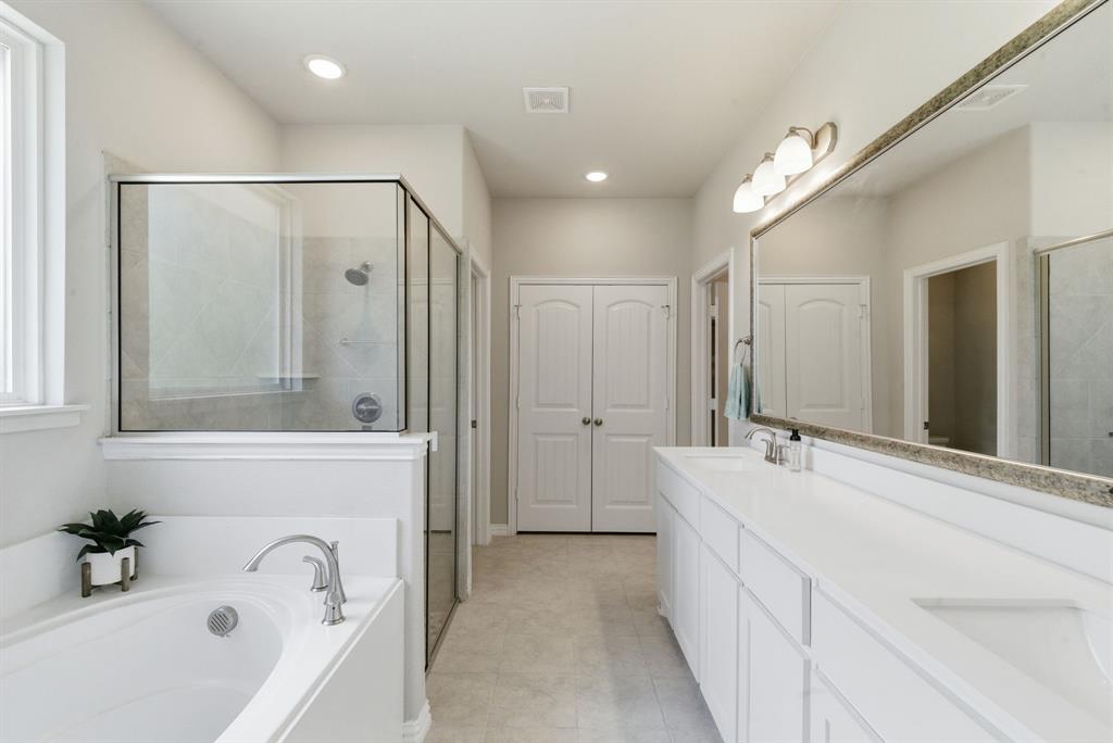 113 Cooper Court Springtown, TX 76082 - Photo 26 of 40