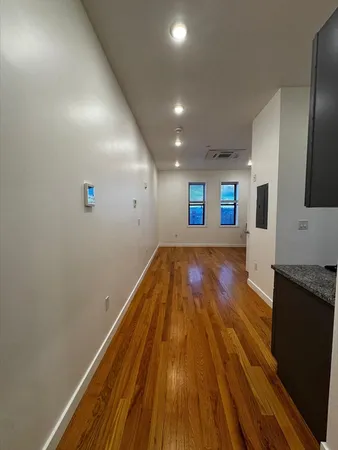 $1,595 | 64 Market Street, Unit 408, Lynn, MA 01901