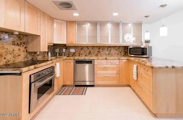 $3,200 | 334 West Medlock Drive, Unit B104, Phoenix, AZ 85013