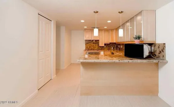 $3,200 | 334 West Medlock Drive, Unit B104, Phoenix, AZ 85013