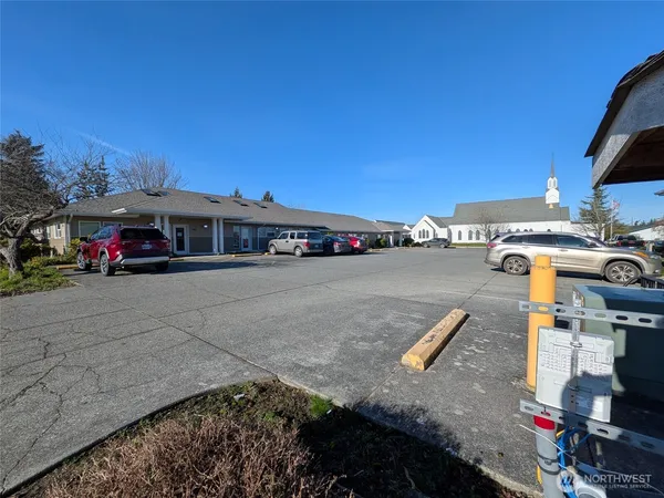 $2,055 | 530 West Fir Street, Unit C, Sequim, WA 98382