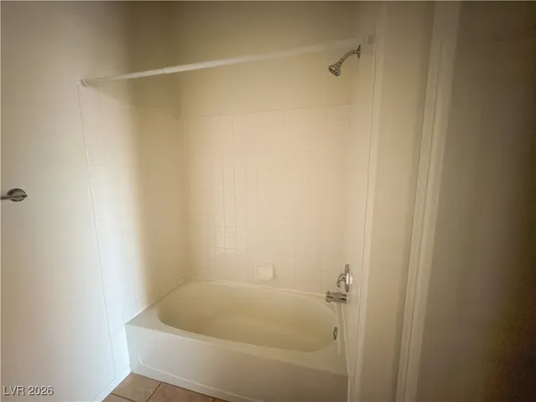$1,500 | 2305 West Horizon Ridge Parkway, Unit 4013, Henderson, NV 89052