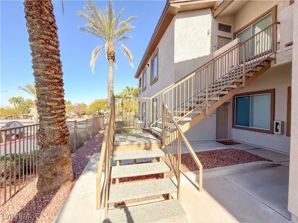 $1,500 | 2305 West Horizon Ridge Parkway, Unit 4013, Henderson, NV 89052
