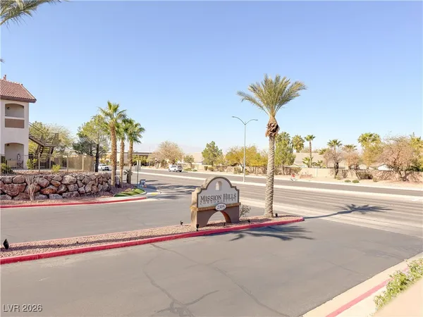 $1,500 | 2305 West Horizon Ridge Parkway, Unit 4013, Henderson, NV 89052