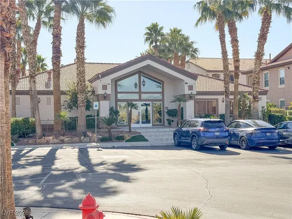 $1,500 | 2305 West Horizon Ridge Parkway, Unit 4013, Henderson, NV 89052