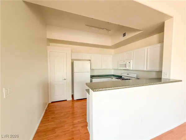 $1,500 | 2305 West Horizon Ridge Parkway, Unit 4013, Henderson, NV 89052