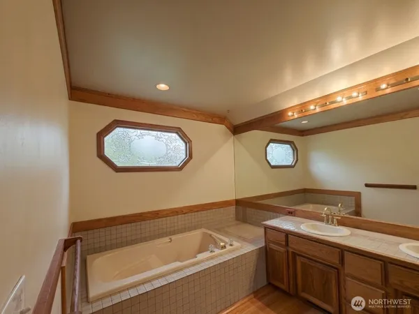 $5,460 | 6725 126th Avenue Northeast, Kirkland, WA 98033