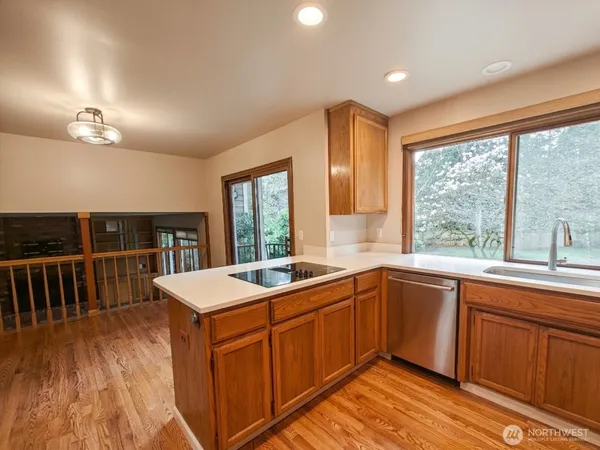 $5,460 | 6725 126th Avenue Northeast, Kirkland, WA 98033