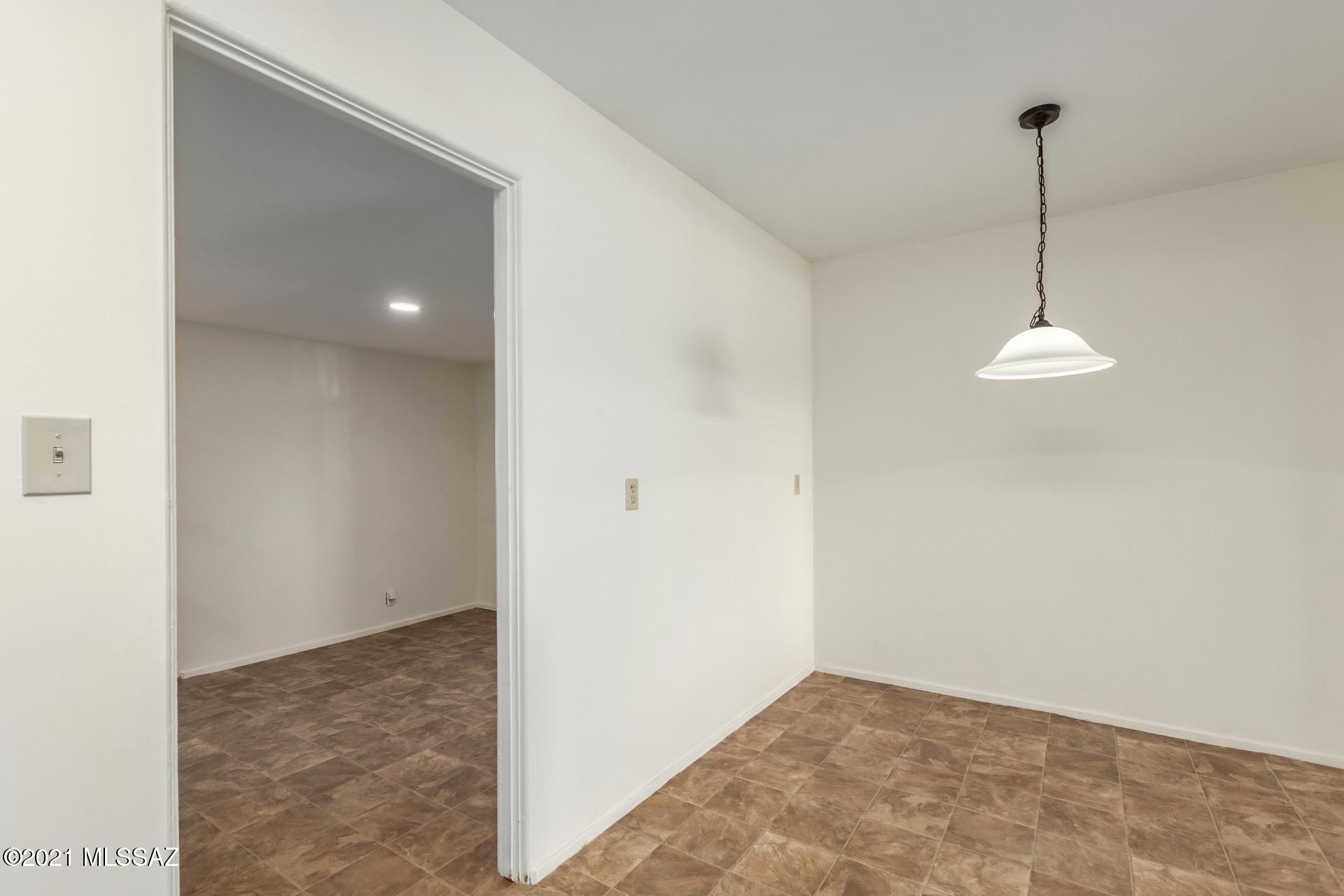 3311 East Silverlake Road Tucson, AZ 85713 - Photo 8 of 22 Gallery Image 8