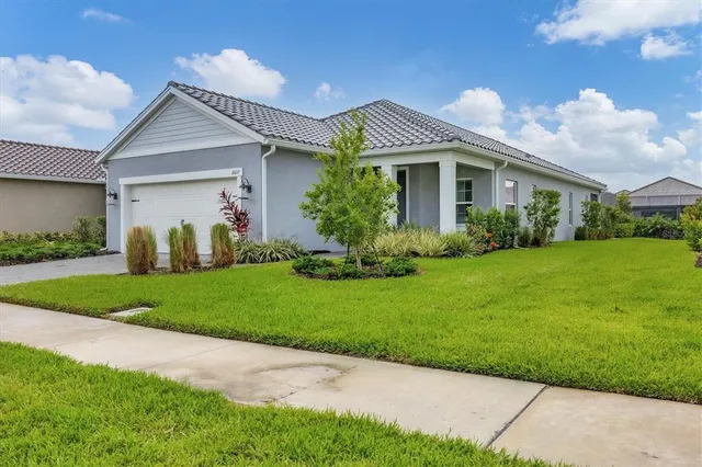 $3,950 | 2617 Starapple Way, Sarasota, FL 34240