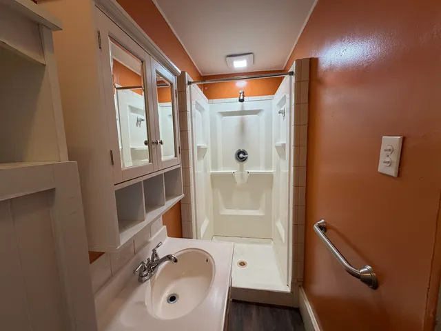 $2,100 | 23 Pleasant Street, Unit B, Hillsborough, NH 03244