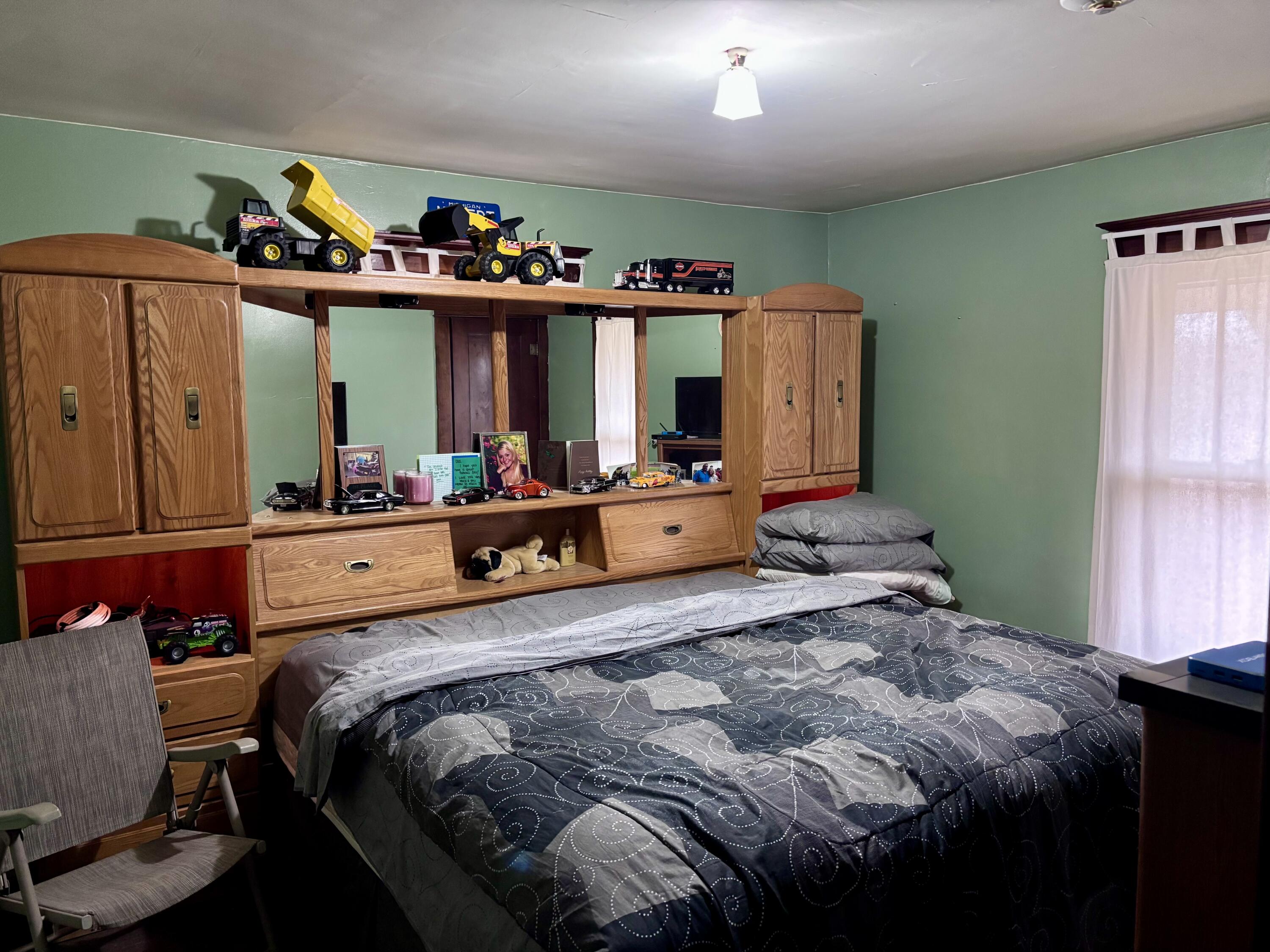 832 West Front Street Burr Oak, MI 49030 - Photo 19 of 29 Bedroom 1