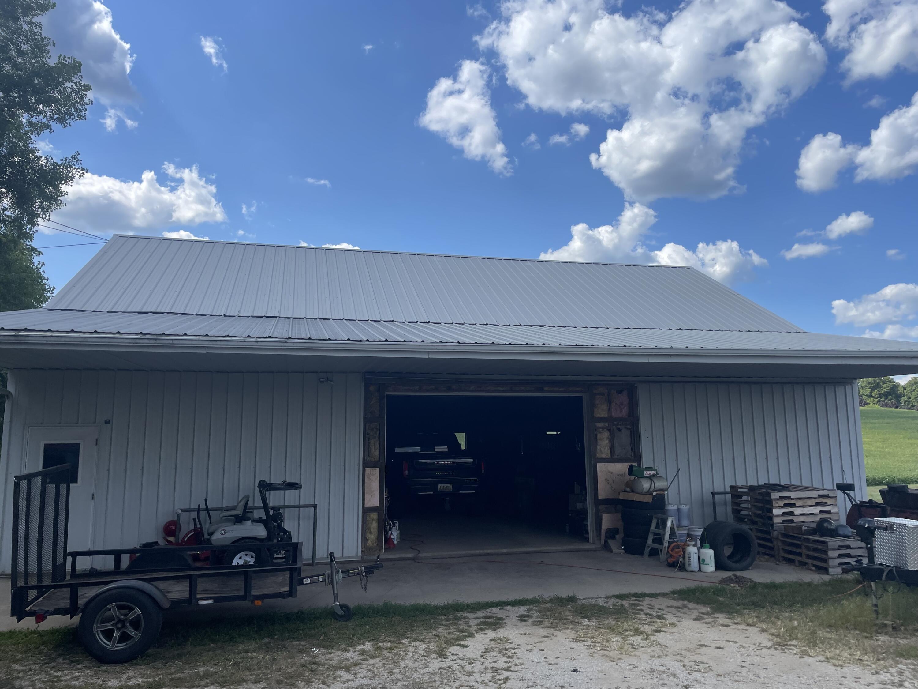 832 West Front Street Burr Oak, MI 49030 - Photo 3 of 29 Barn