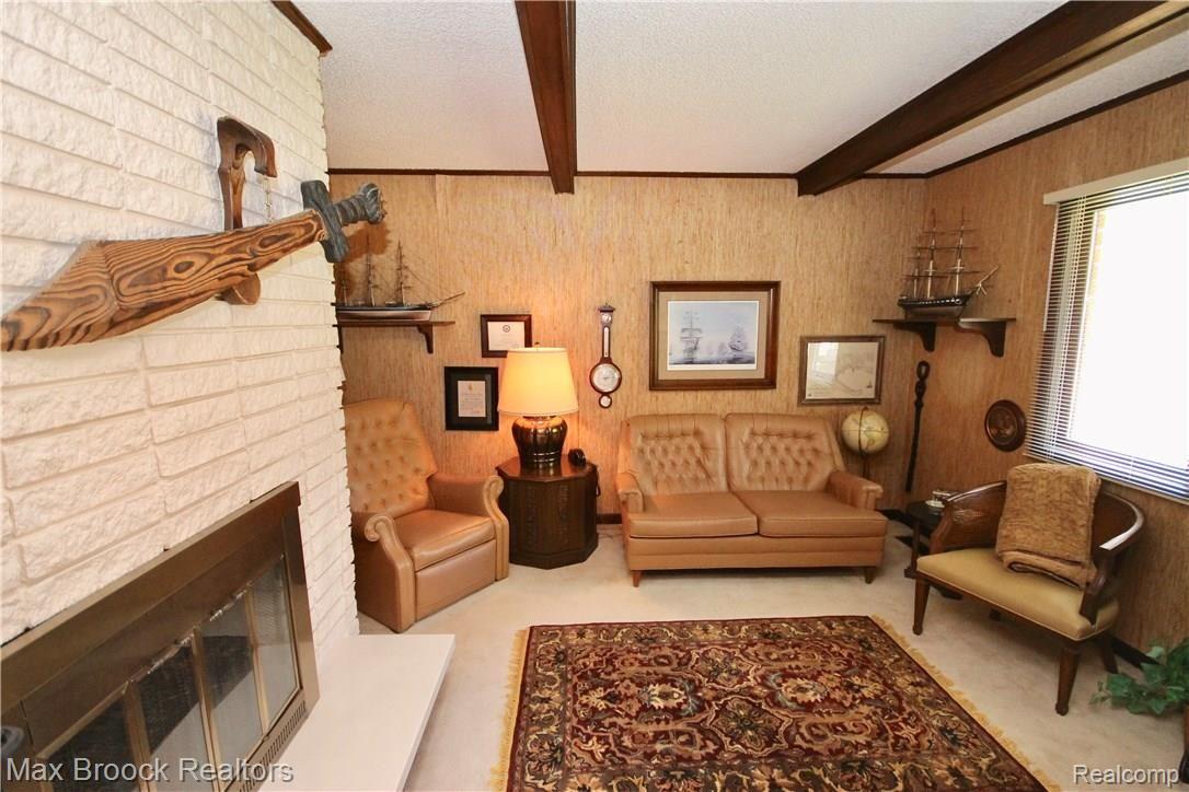 1256 Rugby Circle Bloomfield Hills, MI 48302 - Photo 8 of 24 fullsizeoutput_18a3.jpeg
