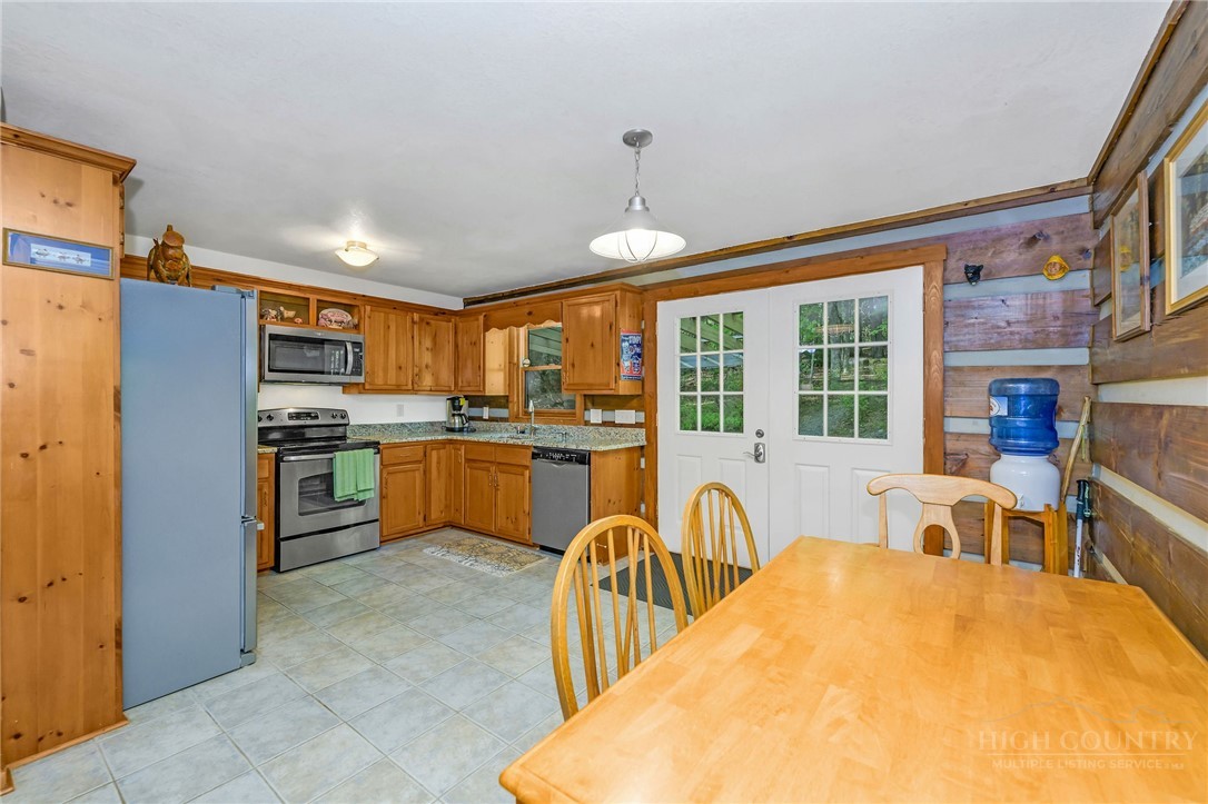 214 Deer Ridge Road Crumpler, NC 28617 - Photo 6 of 40
