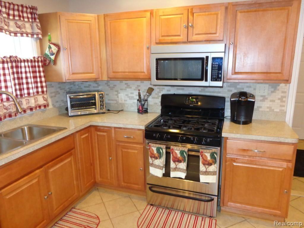18660 Sumpter Road Belleville, MI 48111 - Photo 5 of 36 Kitchen View #2