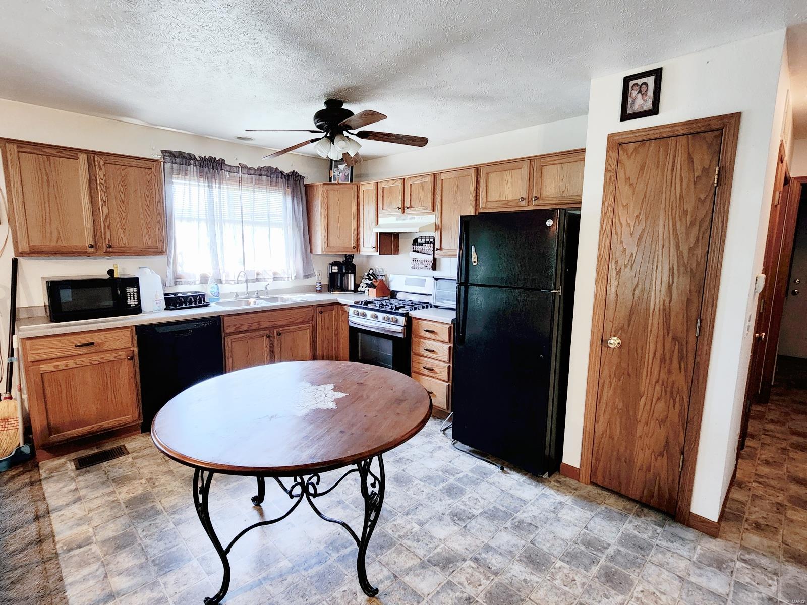 11636 Binney Road New Douglas, IL 62074 - Photo 14 of 23