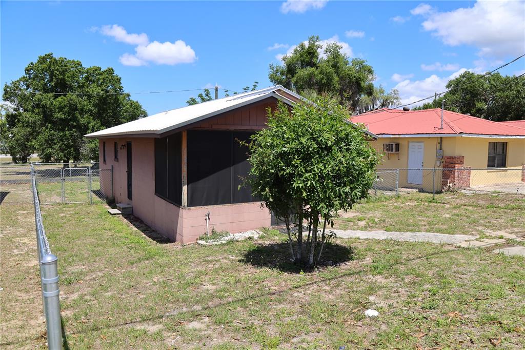 517 Harris Street Sebring, FL 33870 - Photo 4 of 20