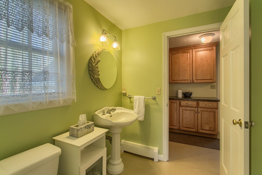 796 Walnut Hill Road Barre, MA 01005 - Photo 13 of 30
