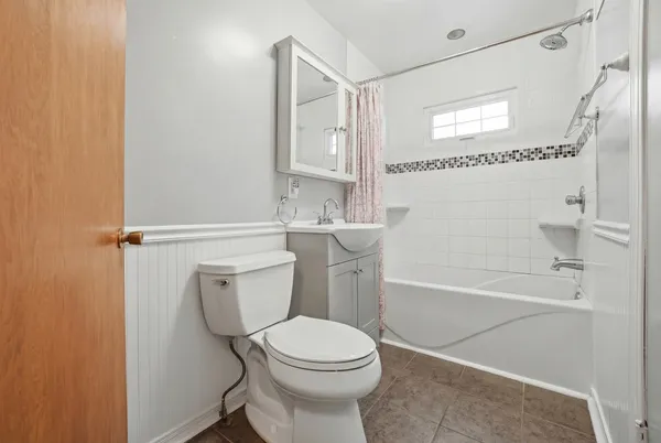 $240,000 | 673 Haish Boulevard, DeKalb, IL 60115