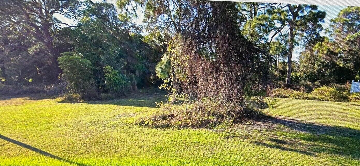 0 Cumberland Road Venice, FL 34293 - Photo 2 of 2 a view of a yard with an outdoor space