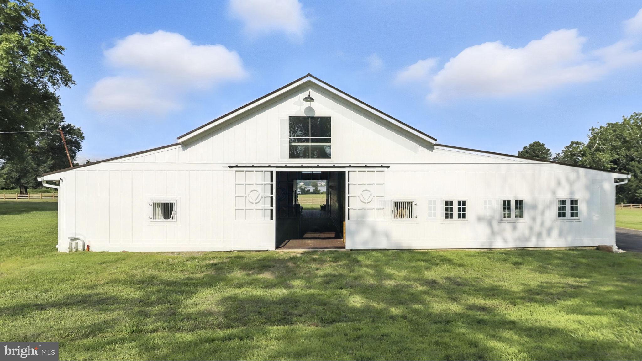 11305 Riverview Road Fort Washington, MD 20744 - Photo 24 of 59 a view of a back yard of the house